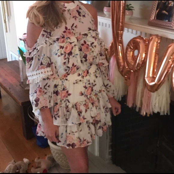 Gorgeous MISA floral dress - Picture 4 of 10